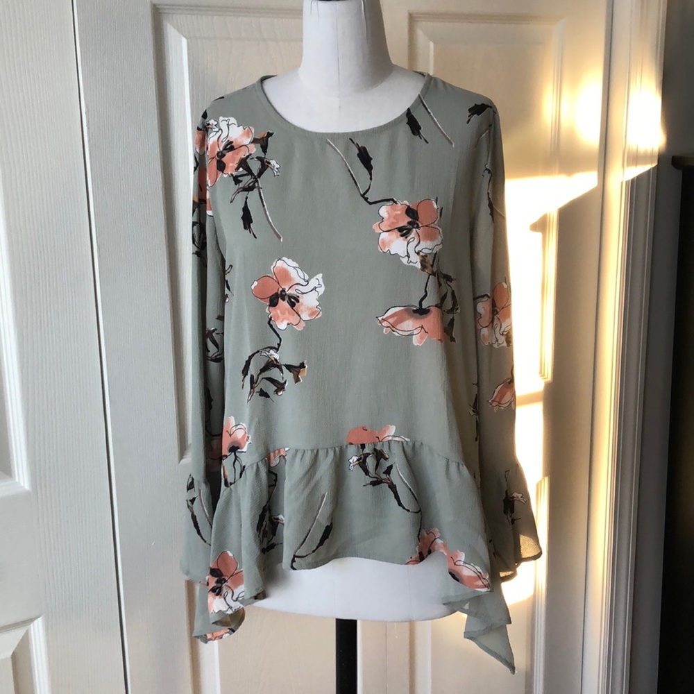 2/$10 Gibson Light Weight Floral Print Top